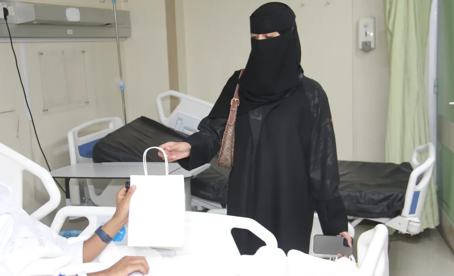 The College of Nursing organizes an initiative during Eid Al-Fiter  - كلية التمريض تنظم مبادرة مجتمعية بمناسبة عيد الفطر المبارك