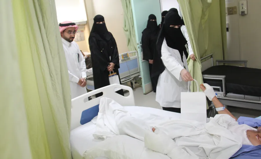 The College of Nursing organizes an initiative during Eid Al-Fiter  - كلية التمريض تنظم مبادرة مجتمعية بمناسبة عيد الفطر المبارك