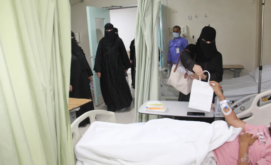 The College of Nursing organizes an initiative during Eid Al-Fiter  - كلية التمريض تنظم مبادرة مجتمعية بمناسبة عيد الفطر المبارك