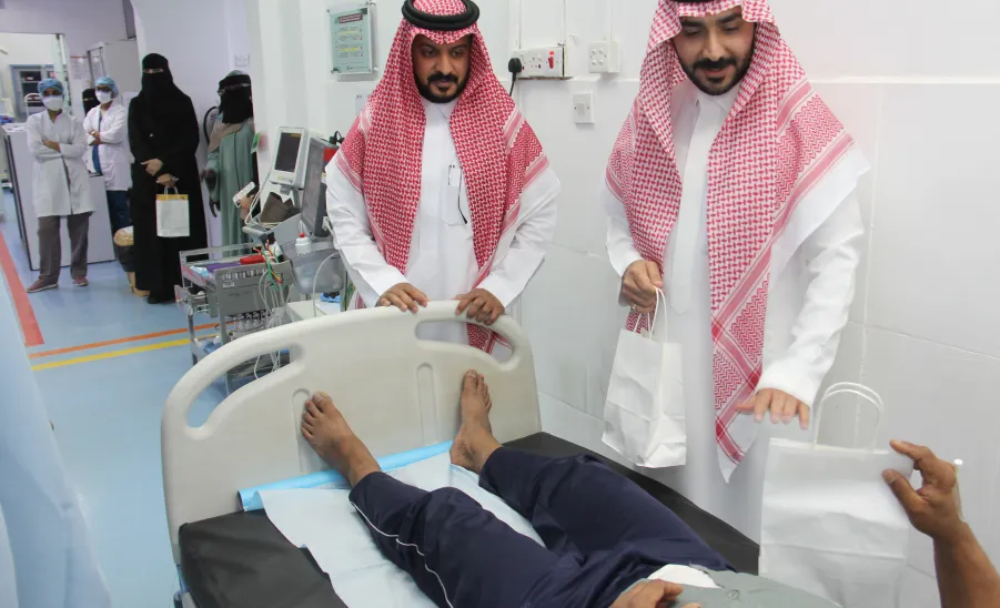 The College of Nursing organizes an initiative during Eid Al-Fiter  - كلية التمريض تنظم مبادرة مجتمعية بمناسبة عيد الفطر المبارك