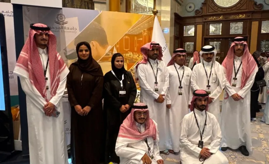 The Dean of the College of Nursing visits the university's booth at EDGEX2025 - عميد كلية التمريض تزور جناح جامعة المجمعة المشارك في المعرض الدولي للتعليم EDGEx