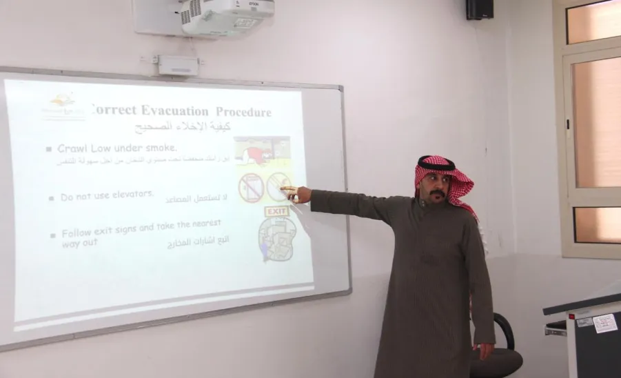 The Safety Department conducts a training program on Safety Means -  السلامة تُنفذ برنامج تدريبي عن كيفية التعامل مع وسائل السلامة