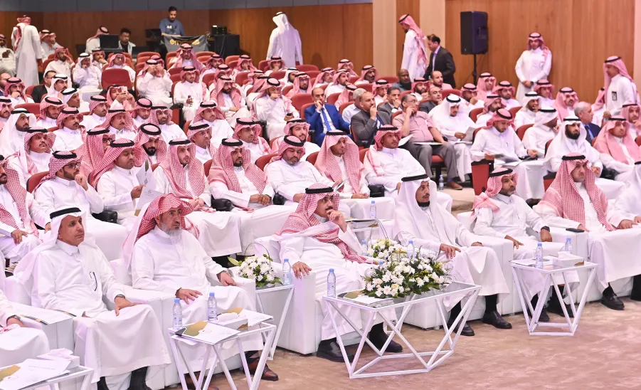 الجامعة تقيم حفل حصولها على تجديد الاعتماد المؤسسي الكامل وتكرم الفائزين بجائزة رئيس الجامعة للجودة والتميز - جامعة المجمعة