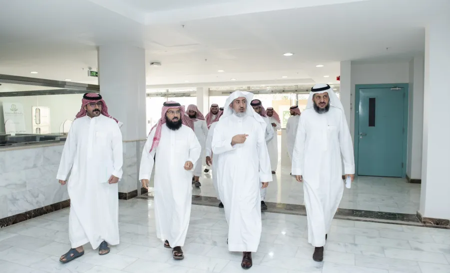 The Vice-Rector for Development and Investment visits the College of Sharia and Law to oversee its completed projects - كلية الشريعة والقانون