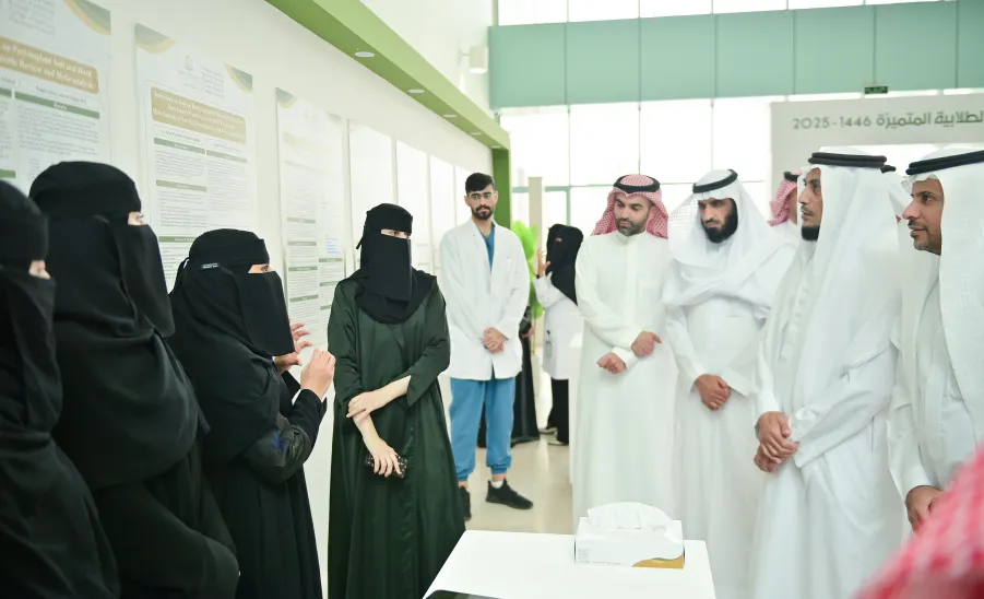 MU RECTOR LAUNCHES THE STUDENT PROJECTS FORUM AND ACCOMPANYING EXHIBITION - المشاريع الطلابية المتميزة 