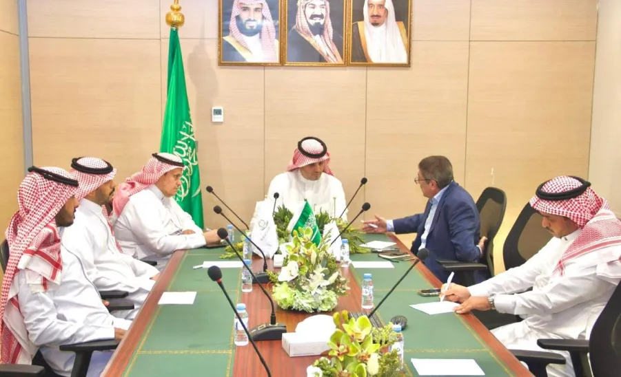 The Applied College CEO holds a meeting with Kirby International to Discuss Strategic Partnership

 - توقيع 