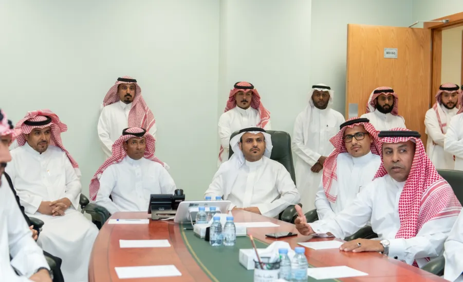 عدد من مسؤولي الجامعة في زيارة لعمادة تقنية المعلومات والتعليم الإلكتروني - زيارة جهات الجامعة لعمادة تقنية المعلومات والتعليم الإلكتروني