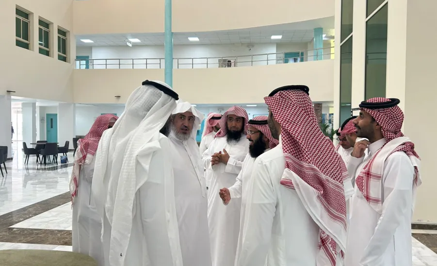 The Vice-Rector for Development and Investment visits the College of Sharia and Law to oversee its completed projects - كلية الشريعة والقانون