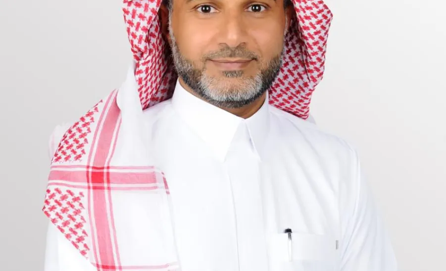 وكيل الجامعة للدراسات العليا والبحث العلمي يشكر الإدارة العامة للخدمات  - ا