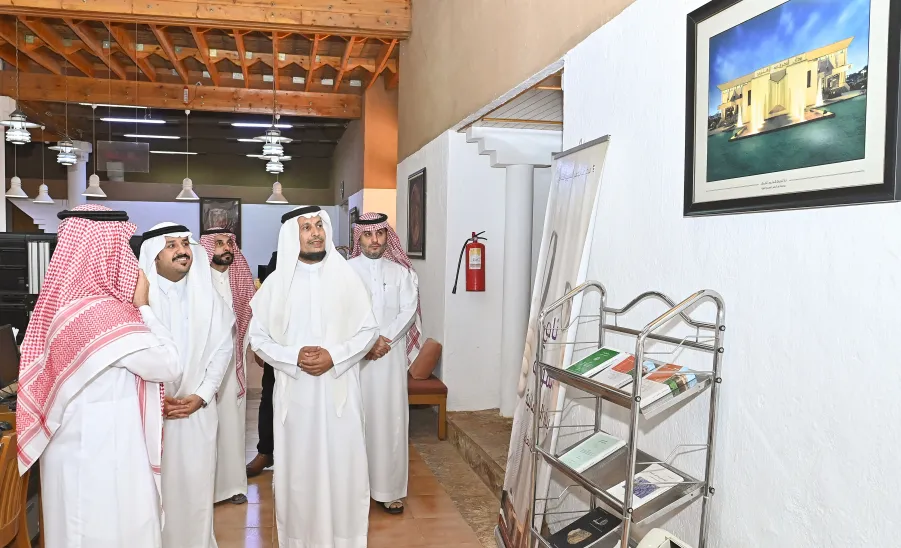 A CLOSING CEREMONY TO MARK THE END OF THE ENGLISH COURSE AT ABDULRAHMAN AL-SUDAIRY CULTURAL CENTER - من ختام دورة اللغة الإنجليزية