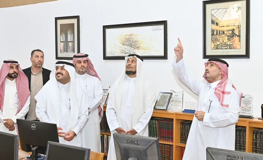A CLOSING CEREMONY TO MARK THE END OF THE ENGLISH COURSE AT ABDULRAHMAN AL-SUDAIRY CULTURAL CENTER - من ختام دورة اللغة الإنجليزية