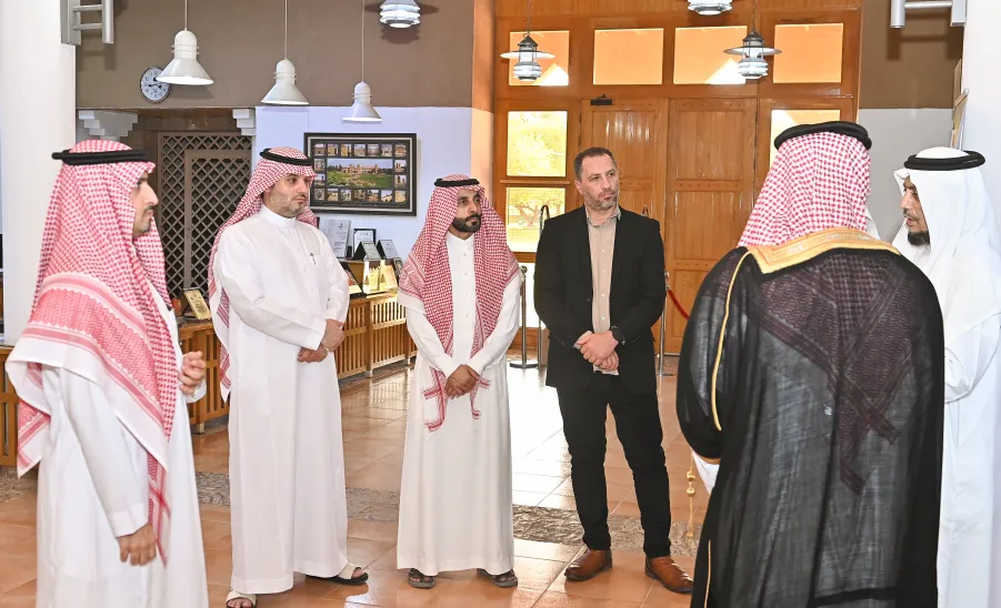 A CLOSING CEREMONY TO MARK THE END OF THE ENGLISH COURSE AT ABDULRAHMAN AL-SUDAIRY CULTURAL CENTER - من ختام دورة اللغة الإنجليزية