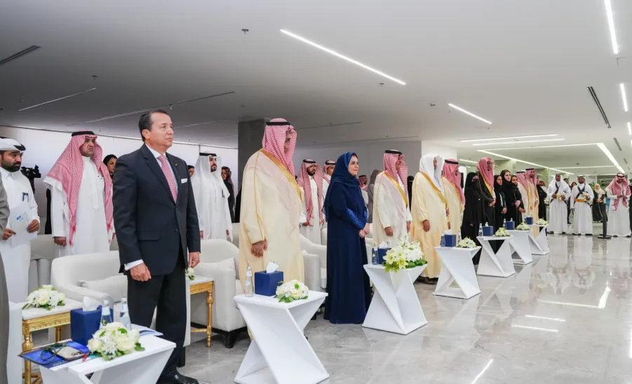 بالشراكة بين الجامعة وهيئة حقوق الإنسان:  وكيل الجامعة للتنمية والاستثمار يشارك في حفل ختام برنامج "خبير في حقوق الإنسان" - السلام الملكي