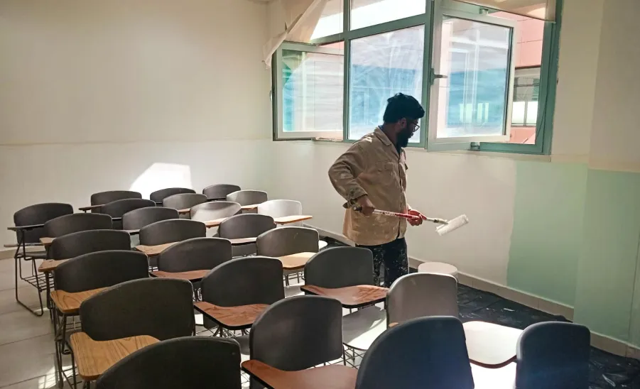 الإدارة العامة للمشروعات والتشغيل والصيانة تنهي أعمالها في مبنى كلية التربية  - صورة