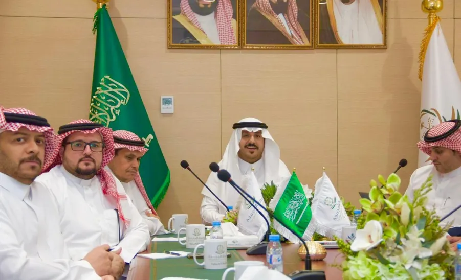 Executive Director of Applied College Holds Coordination Meeting for 1447H Academic Year Preparations - صورة 