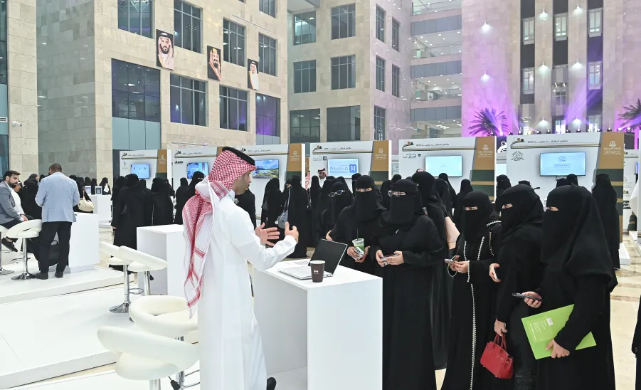 DAY TWO OF CAREER LAUNCH FORUM 2025 HIGHLIGHTS OPPORTUNITIES FOR GRADUATES  -  ملتقى " انطلاقة مهنية 2025 " 