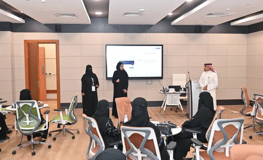 DAY TWO OF CAREER LAUNCH FORUM 2025 HIGHLIGHTS OPPORTUNITIES FOR GRADUATES  -  ملتقى " انطلاقة مهنية 2025 " 