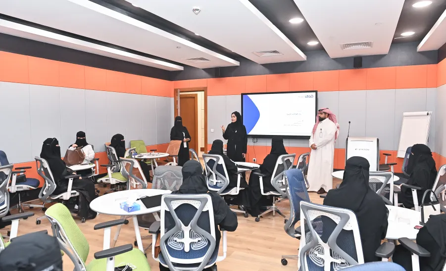 DAY TWO OF CAREER LAUNCH FORUM 2025 HIGHLIGHTS OPPORTUNITIES FOR GRADUATES  -  ملتقى " انطلاقة مهنية 2025 " 