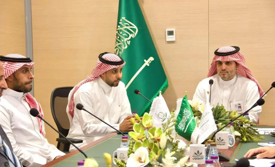 A team from the Vice-Rector's Office for Educational Affairs visits the Applied College -  اجتماع 