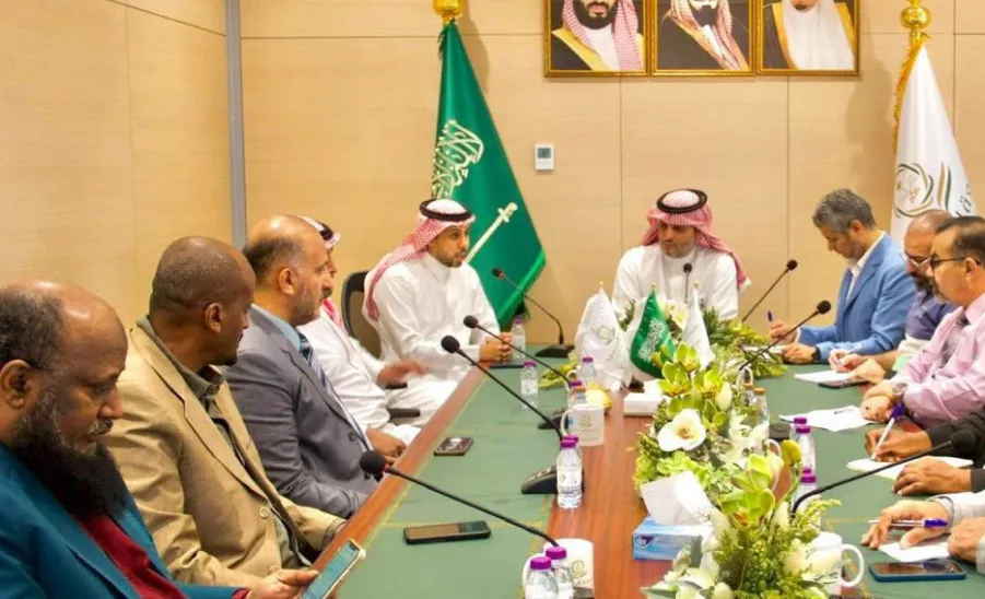 A team from the Vice-Rector's Office for Educational Affairs visits the Applied College -  اجتماع