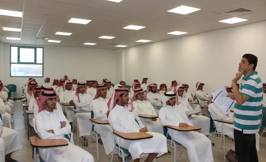 كلية الهندسة تقيم اللقاء التعريفي للطلاب المستجدين -  أقامت كلية الهندسة اللقاء التعريفي للطلاب المستجدين