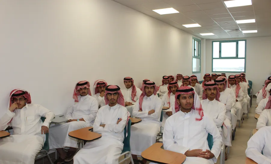 كلية الهندسة تقيم اللقاء التعريفي للطلاب المستجدين -  أقامت كلية الهندسة اللقاء التعريفي للطلاب المستجدين