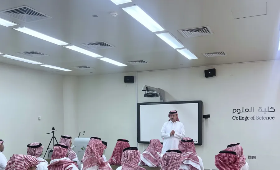 وحدة شؤون الخريجين تقيم لقاءً بالطلاب المتوقع تخرجهم -  لقاء الخريجين
