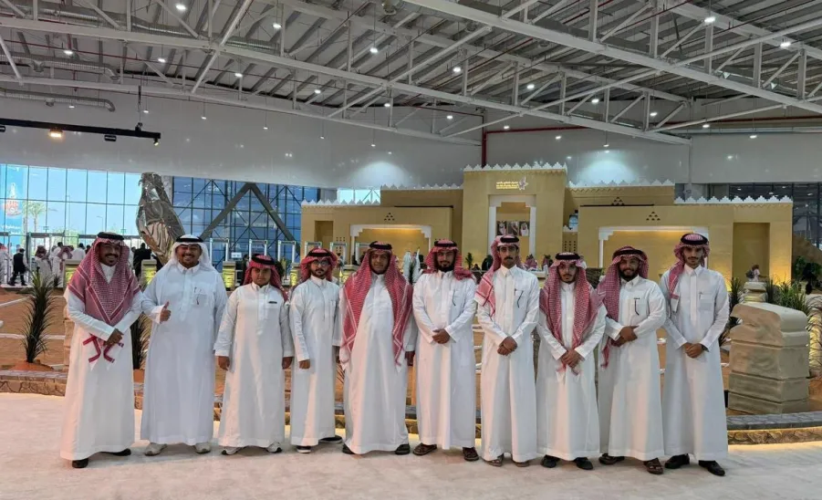 طلبة الجامعة في زيارة إلى معرض الصقور والصيد السعودي الدولي 2025 -  1