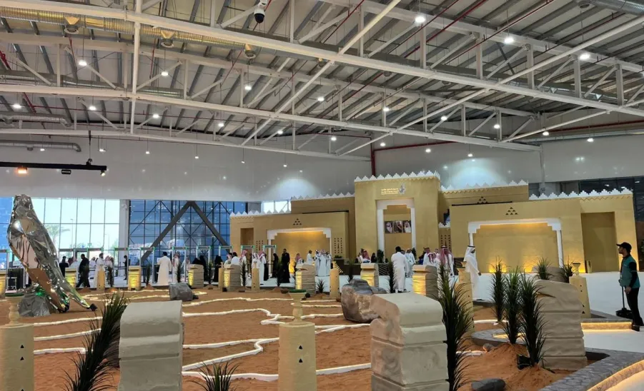 طلبة الجامعة في زيارة إلى معرض الصقور والصيد السعودي الدولي 2025 -  3