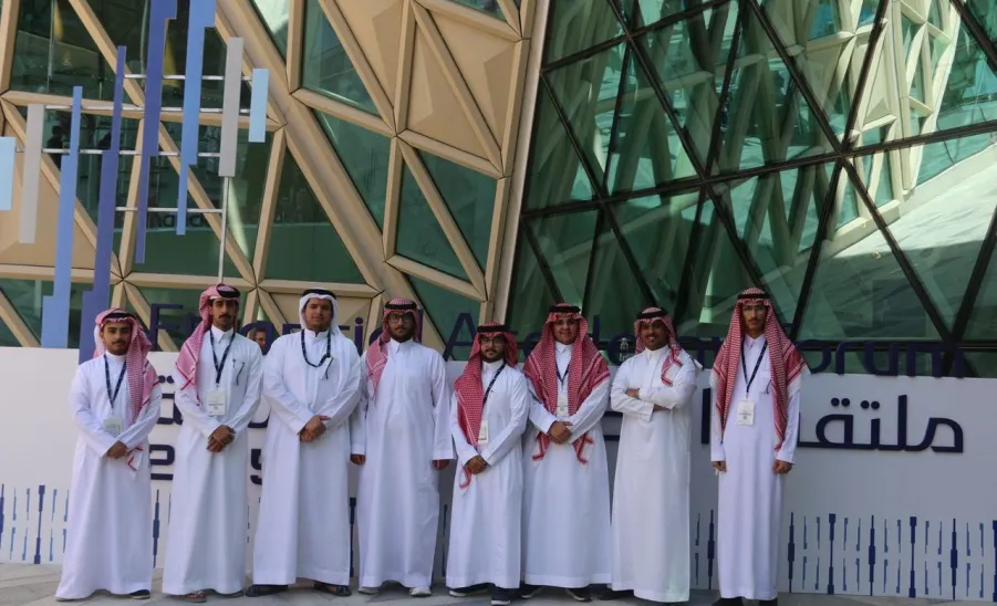 وفدٌ من طلاب وطالبات الجامعة يزور ملتقى الأكاديمية المالية 2025 -  2