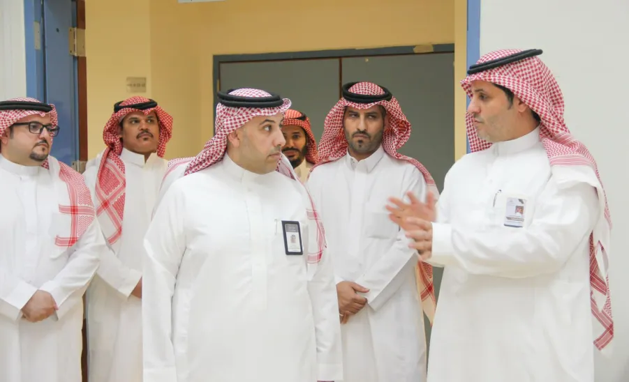 الرئيس التنفيذي يجتمع مع فريق من شركة سير موتورز -  مؤتمر 