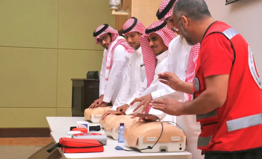 Applied College organizes First Aid Training Workshop in Collaboration with the Saudi Red Crescent Authority -  إسعافات الأولية 