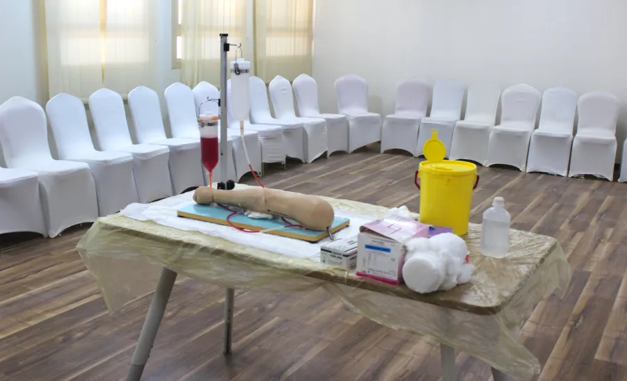 The College of Nursing organizes a workshop on intravenous catheter insertion techniques -  كلية التمريض تنظم ورشة عمل عن طرق تركيب القسطرة الوريدية للمرضى