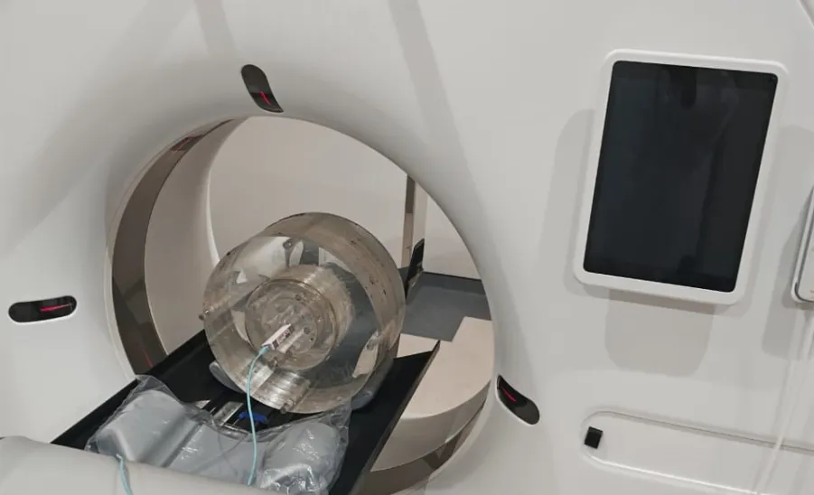 The General Administration of Occupational Health and Environment conducts Radiation Survey and Quality Assessment for Radiological Devices  -  الإدارة العامة للصحة المهنية والبيئة تُنفذ إجراءات المسح الإشعاعي و الجودة النوعية للأجهزة المشعّة بمقرات الجامعة