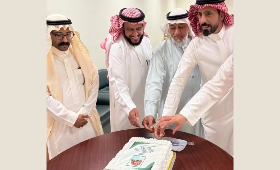 الإدارة العامة للأداء والامتثال تحتفي باليوم العالمي للمدير -  .