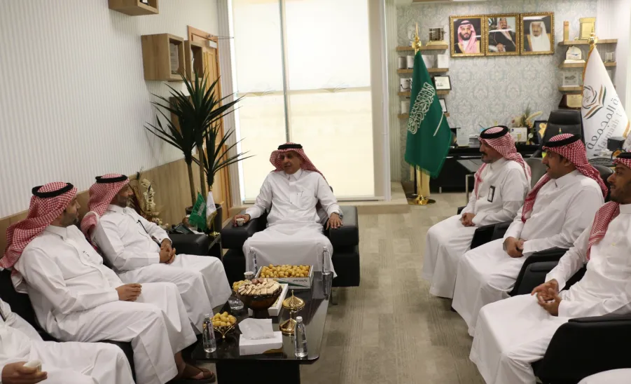 وكيل الجامعة للدراسات العليا والبحث العلمي يزور الإدارة العامة للشؤون الإدارية والمالية ويثني على جهودها -  زيارة وكبل الدراسات العليا لمدير عام الشؤون الإدارية والمالية
