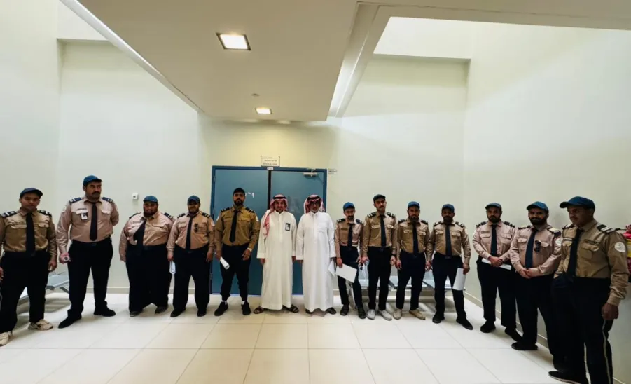 الأمن الجامعي ينفذ دورات تدريبية لعناصر الأمن بالزلفي والغاط  -  1
