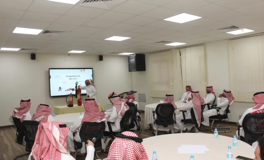The General Administration of Occupational Health and Environment completes Field Safety Workshop Plan -  الإدارة العامة للصحة المهنية والبيئة تُنهي مراحل خطة ورش العمل الميدانية لإستخدام وسائل السلامة بمقرات الجامعة إخلاء لمقرات الجامعة