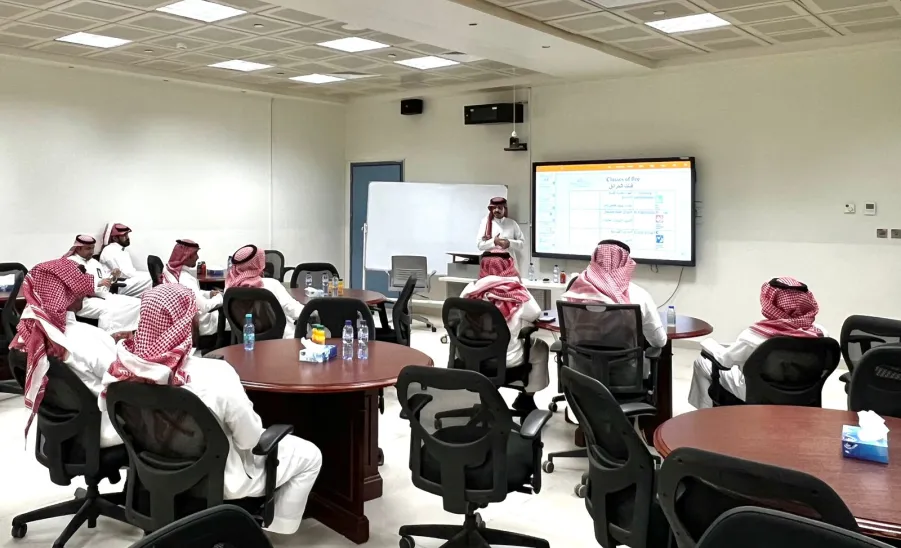 The General Administration of Occupational Health and Environment completes Field Safety Workshop Plan -  الإدارة العامة للصحة المهنية والبيئة تُنهي مراحل خطة ورش العمل الميدانية لإستخدام وسائل السلامة بمقرات الجامعة إخلاء لمقرات الجامعة