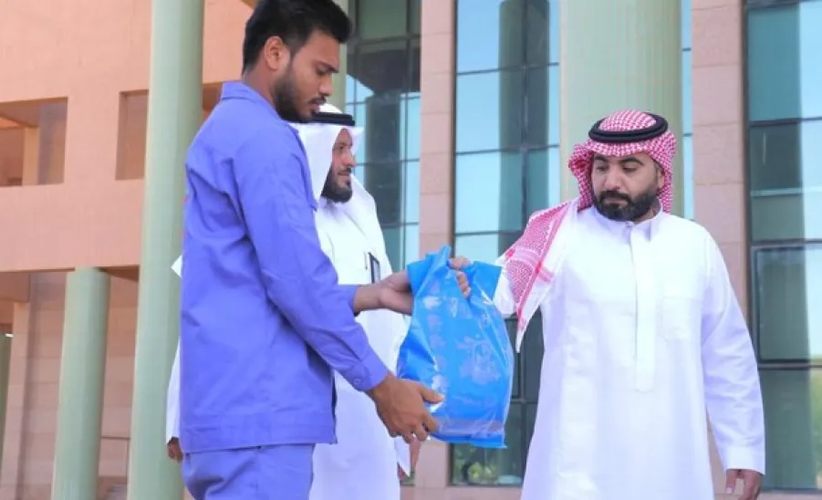 Applied College launches an Initiative for Cleaning and Maintenance Workers -  تكريم 