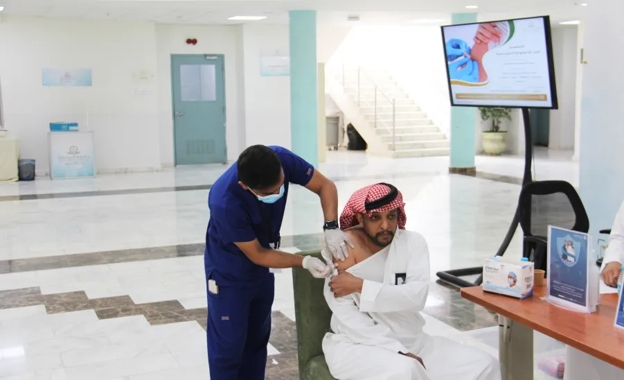 The College of Nursing organizes a Seasonal Influenza Vaccination Campaign for Students -  كلية التمريض تنظم حملة للتطعيم ضد الإنفلونزا الموسمية