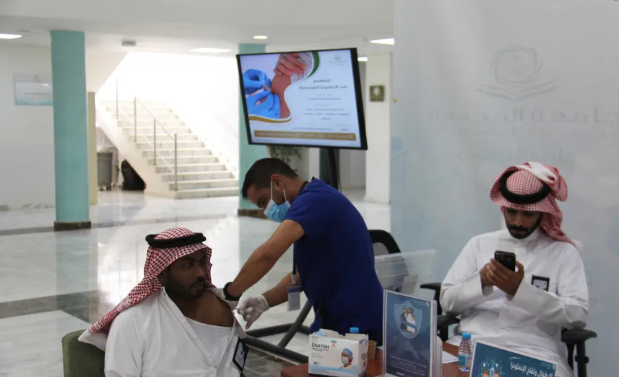 The College of Nursing organizes a Seasonal Influenza Vaccination Campaign for Students -  كلية التمريض تنظم حملة للتطعيم ضد الإنفلونزا الموسمية