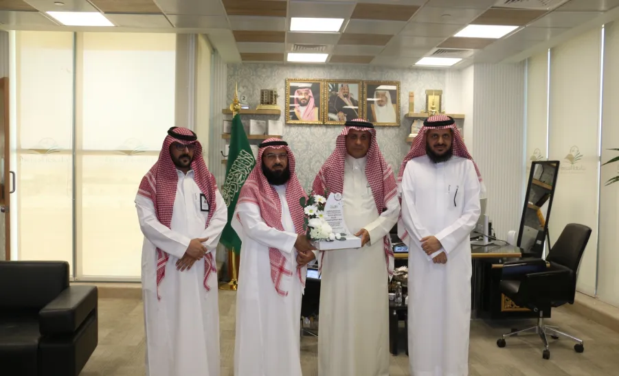 مدير عام الشؤون الإدارية والمالية يستقبل عميد كلية الشريعة والقانون -  مدير عام الشؤون الإدارية والمالية يستقبل عميد كلية الشريعة والقانون
