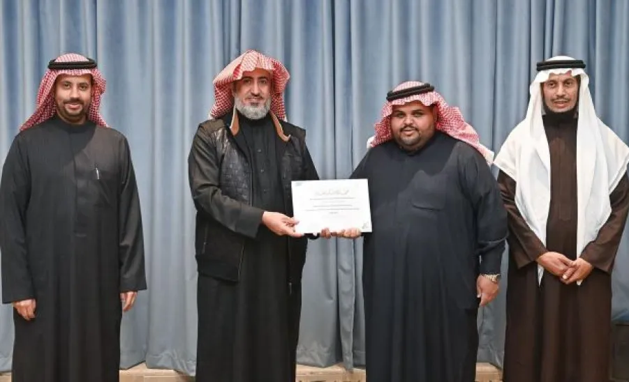 وكيل الجامعة للتنمية والاستثمار يكرم الإدارة العامة للخدمات نظير إسهامها في إنجاح استضافة الجامعة للبرنامج الدولي قادة تحالف التعليم -  1