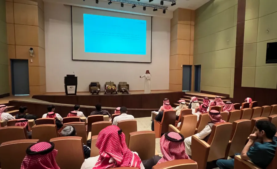 The College of Science hosts a Series of Training Workshops in Collaboration with the Human Resources Development Fund (Hadaf) -  كلية العلوم تقيم عدد من الورش