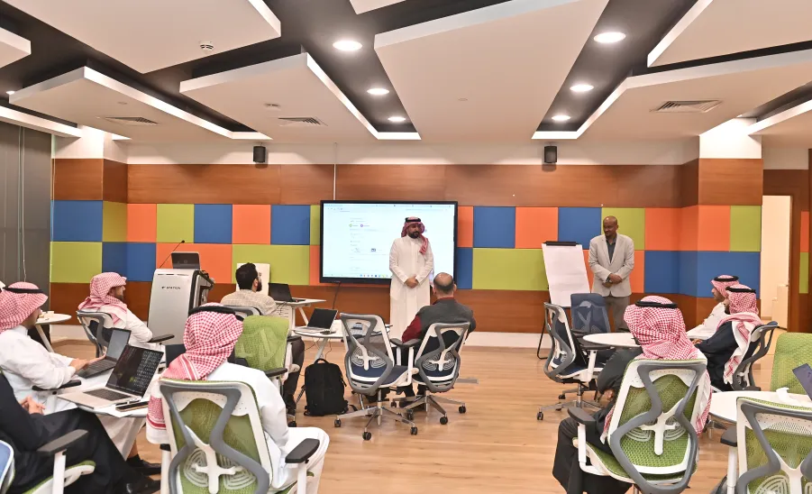 الجامعة تنفّذ البرنامج الثاني من برنامج " ذكاءات "  -  ذكاءات 2