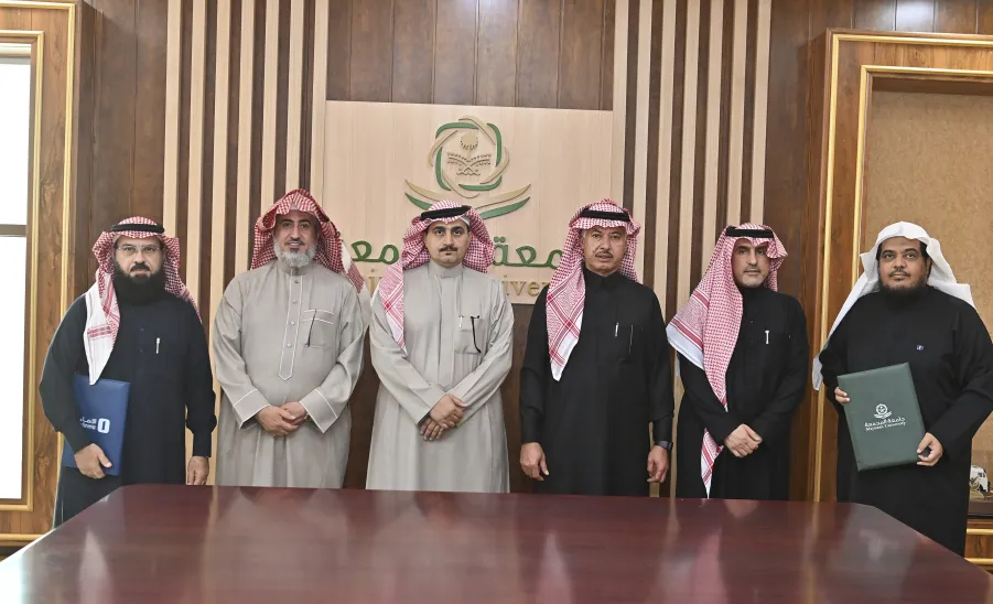 MU SIGNS MOU WITH ALINMA BANK TO ADVANCE ISLAMIC BANKING RESEARCH -  جامعة المجمعة ومصرف الإنماء يوقعان مذكرة تفاهم لتعزيز التعاون في المصرفية الإسلامية