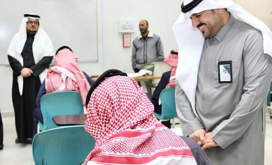 The Applied College monitors the Smooth Progress of Final Examinations  -  صورة