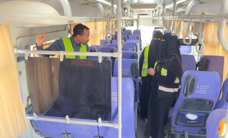 الإدارة العامة للخدمات تُشكّل فريقاً من طالبات الجامعة لقيادة إدارة المخاطر المهنية في مقصورات النقل -  1