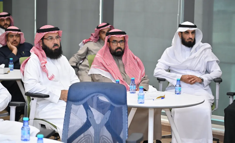 مركز الوثائق بالجامعة ينظّم ورشة عمل " أمن الوثائق " بالتعاون مع المركز الوطني للوثائق والمحفوظات -  .